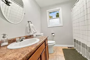13 Mt Vernon St, Haverhill, MA 01830 - Photo 8