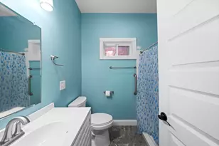 20 Linden St, Holyoke, MA 01040 - Photo 24