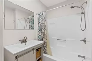 20 Lincoln St, Millville, MA 01529 - Photo 22