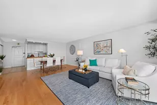 2 Hawthorne Pl, Boston, MA 02114 - Photo 4