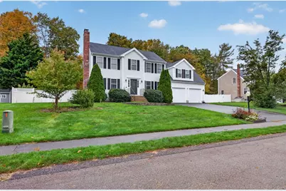 45 Metacomet Ave, Taunton, MA 02718 - Photo 2