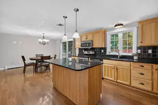 45 Metacomet Ave, Taunton, MA 02718 - Photo 10