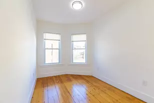 633 E 6th St, Boston, MA 02127 - Photo 14