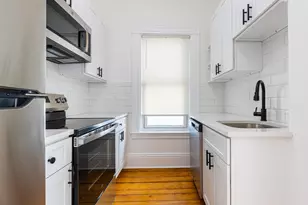 633 E 6th St, Boston, MA 02127 - Photo 8