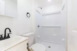 633 E 6th St, Boston, MA 02127 - Photo 4