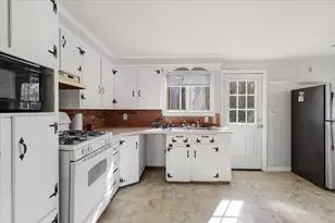 13 Horton St, Taunton, MA 02780 - Photo 14