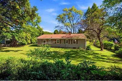 20 Deerfield Dr, Northampton, MA 01062 - Photo 8