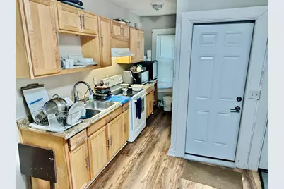93 Montrose St, Springfield, MA 01109 - Photo 4