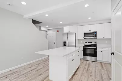 61 Parker St #6, Springfield, MA 01151 - Photo 2