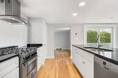 21 Lantern Lane #21, Newton, MA 02459 - Photo 4