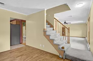 305 Wren St, Taunton, MA 02718 - Photo 10