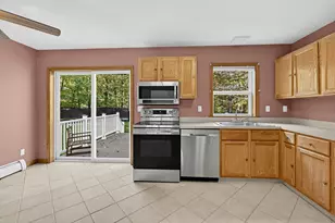 305 Wren St, Taunton, MA 02718 - Photo 4