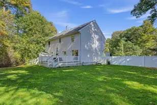 305 Wren St, Taunton, MA 02718 - Photo 38