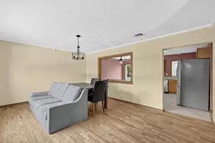 305 Wren St, Taunton, MA 02718 - Photo 8