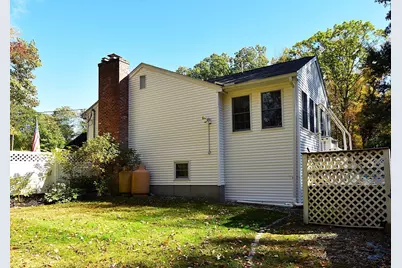 17 Wedgewood Ln, Millbury, MA 01527 - Photo 4