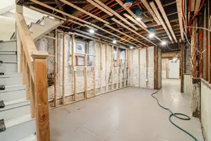 26 Lawrence Ave, Boston, MA 02121 - Photo 36