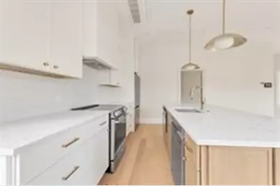 3915 Washington Street #4, Boston, MA 02131 - Photo 2