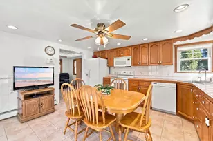 20 Benmor St, Medford, MA 02155 - Photo 8