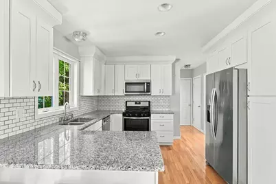 28 Erin Ct, New Bedford, MA 02745 - Photo 6