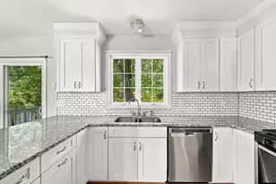 28 Erin Ct, New Bedford, MA 02745 - Photo 8