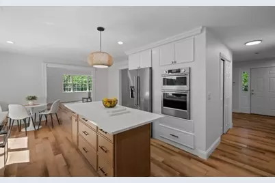 128 Memorial Dr, Shrewsbury, MA 01545 - Photo 8