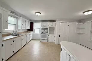 18 Taunton St, Plainville, MA 02762 - Photo 2