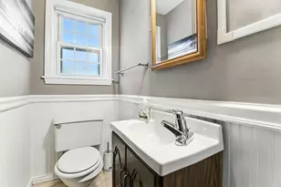 384 Abbott St, Springfield, MA 01118 - Photo 8