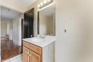 33 Mattoon St, Springfield, MA 01105 - Photo 22
