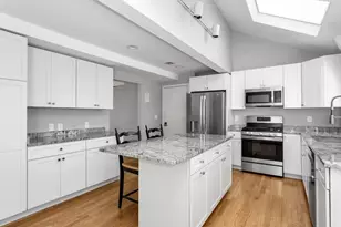 10 Magnolia Dr, Franklin, MA 02038 - Photo 2