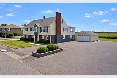 25 Venice Ave, Saugus, MA 01906 - Photo 2