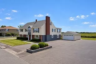 25 Venice Ave, Saugus, MA 01906 - Photo 2