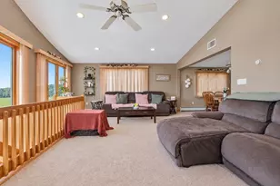 25 Venice Ave, Saugus, MA 01906 - Photo 6