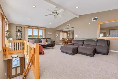 25 Venice Ave, Saugus, MA 01906 - Photo 4