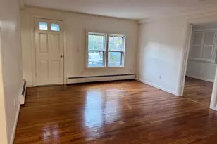 65R Pleasant St, Marblehead, MA 01945 - Photo 2