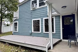 65R Pleasant St, Marblehead, MA 01945 - Photo 10