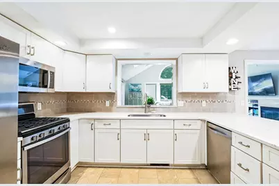 14 Bayshore Dr, Mashpee, MA 02649 - Photo 16