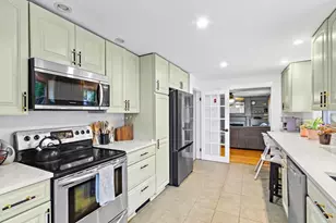 71 Conlyn Ave, Franklin, MA 02038 - Photo 12