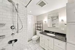 61 W Cedar St, Boston, MA 02114 - Photo 8