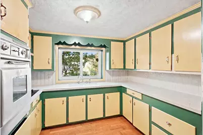 27 Malvern St, Waltham, MA 02451 - Photo 14