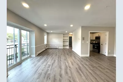 625 Main Street #8, Reading, MA 01867 - Photo 2