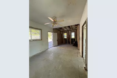 29 Lincoln St, Millville, MA 01529 - Photo 8