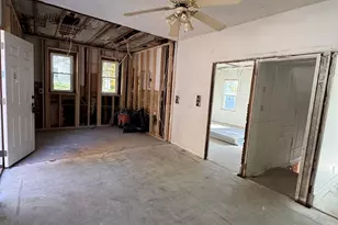 29 Lincoln St, Millville, MA 01529 - Photo 6
