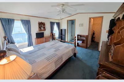 30 Holiday Cir, Chicopee, MA 01020 - Photo 14