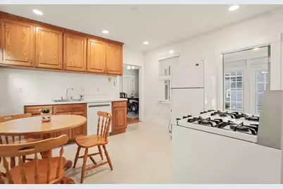 82-84 Cottage, Norwood, MA 02062 - Photo 4