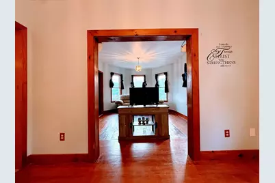 238 Pleasant St, Southbridge, MA 01550 - Photo 4
