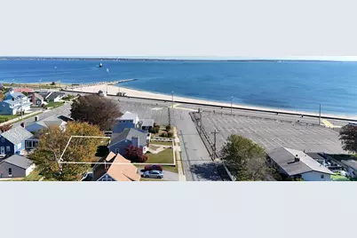 31 Hudson St, New Bedford, MA 02744 - Photo 2