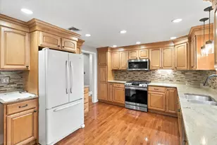 11 Yellow Brick Rd, Haverhill, MA 01835 - Photo 4