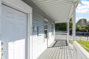 17 Winthrop St, Worcester, MA 01604 - Photo 8