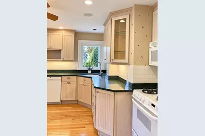 15 Grant St #1, Lexington, MA 02420 - Photo 2