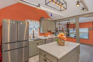 21 Custer St, Rockland, MA 02370 - Photo 4